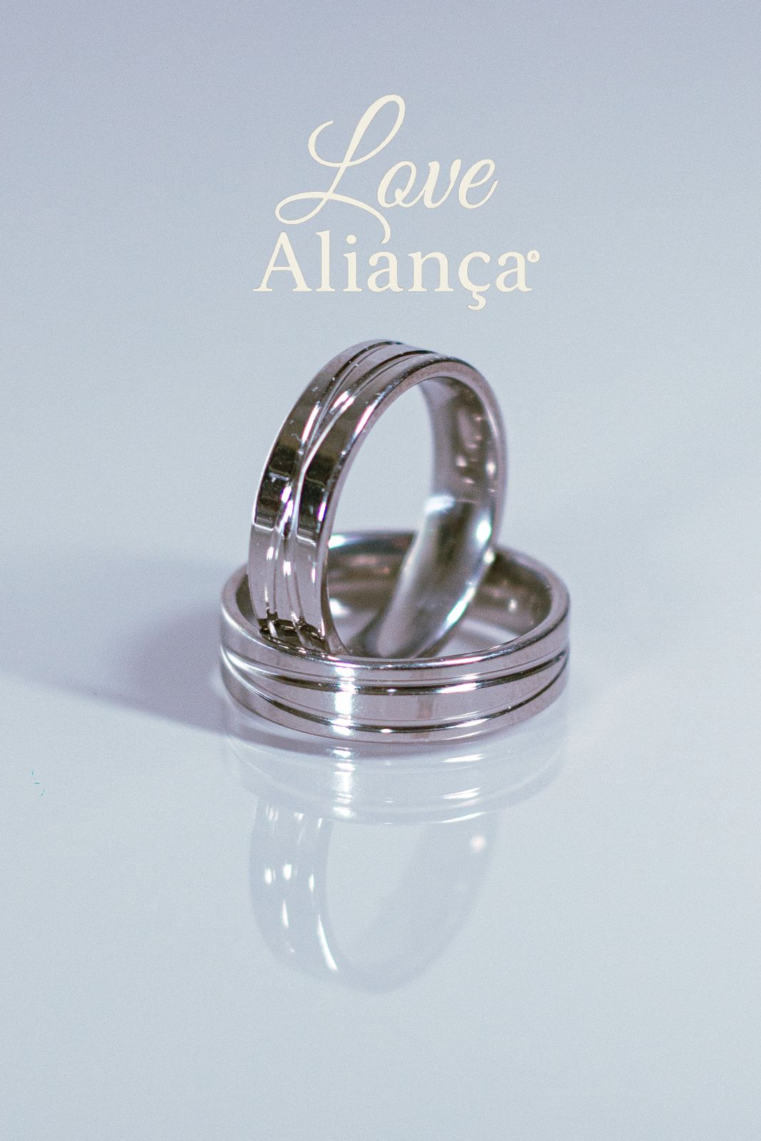 💍 **Aliança Gabriela 4mm em Aço Inox com Detalhe em Friso – REF**