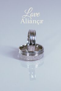 Aliança Janaína 4mm aço inox femina com brilho masculina com lisa com detalhe em friso