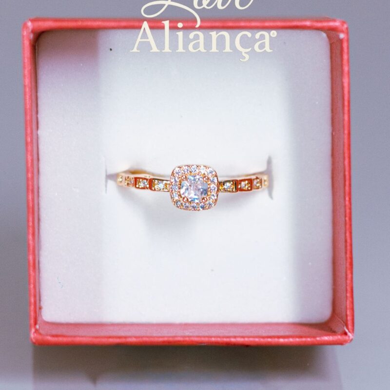 💍 **Anel Solitário Valentina – Banhado a Ouro 18k com Zircônias – REF**