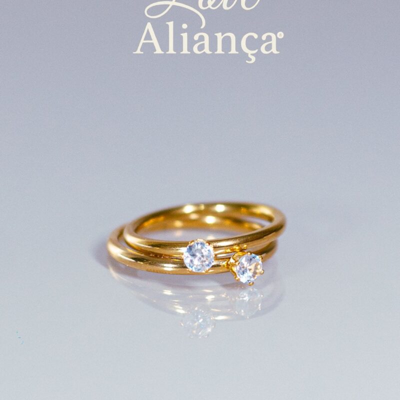 💍 **Anel Solitário Tradicional Maria – Banhado a Ouro 18k com Zircônia – REF**